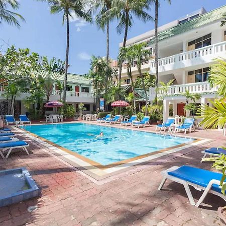 The Expat Hotel Patong Buitenkant foto