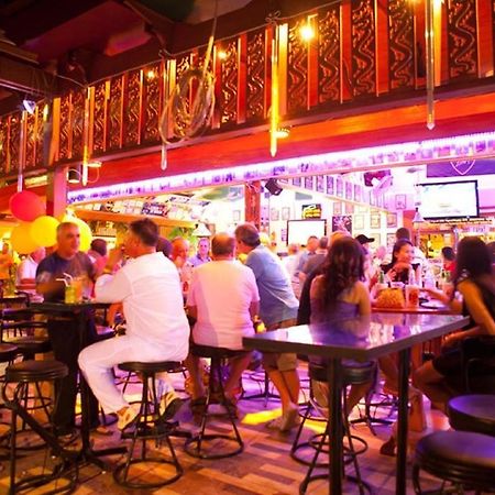 The Expat Hotel Patong Buitenkant foto