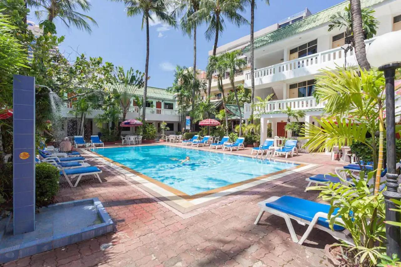 The Expat Hotel Patong Buitenkant foto