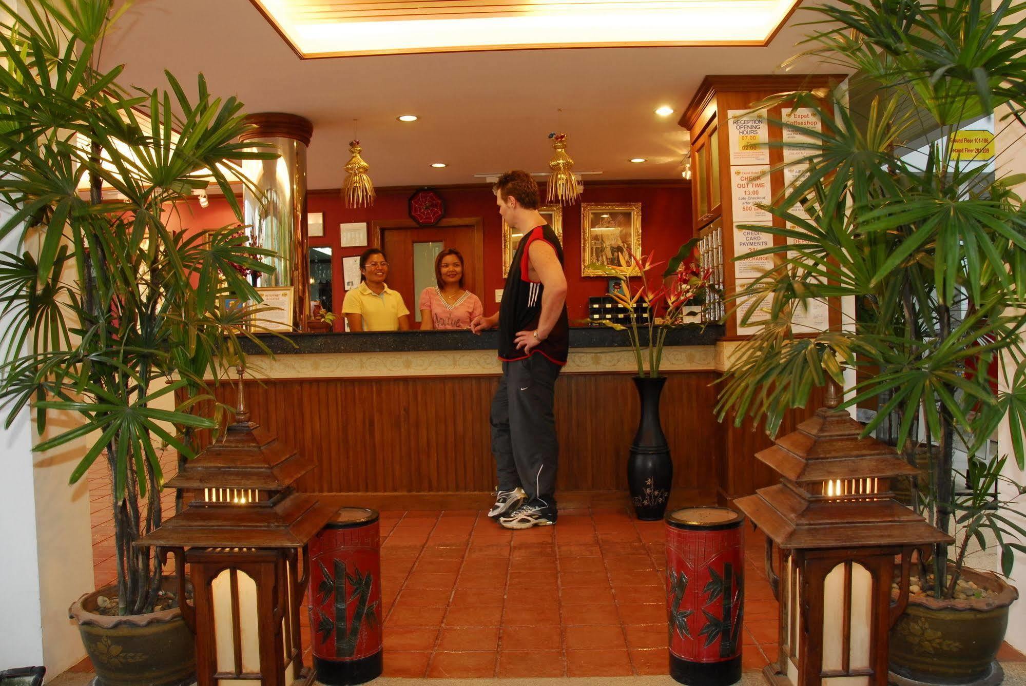 The Expat Hotel Patong Buitenkant foto